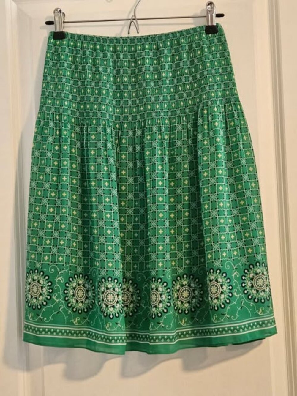 Max Studio Green Boho Knee-Length Women's L Smocked Waist Lined Flowy